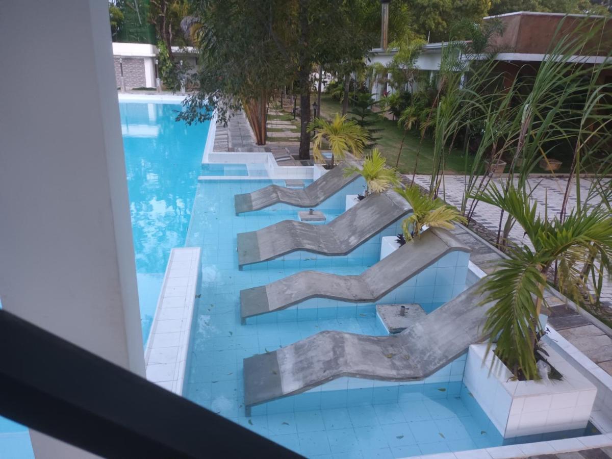 Lucky Beach Resort Тринкомале Екстериор снимка
