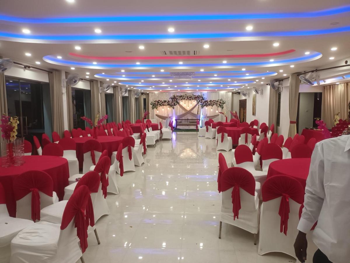 Lucky Beach Resort Тринкомале Екстериор снимка