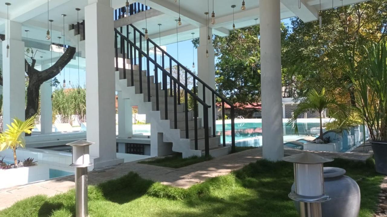 Lucky Beach Resort Тринкомале Екстериор снимка