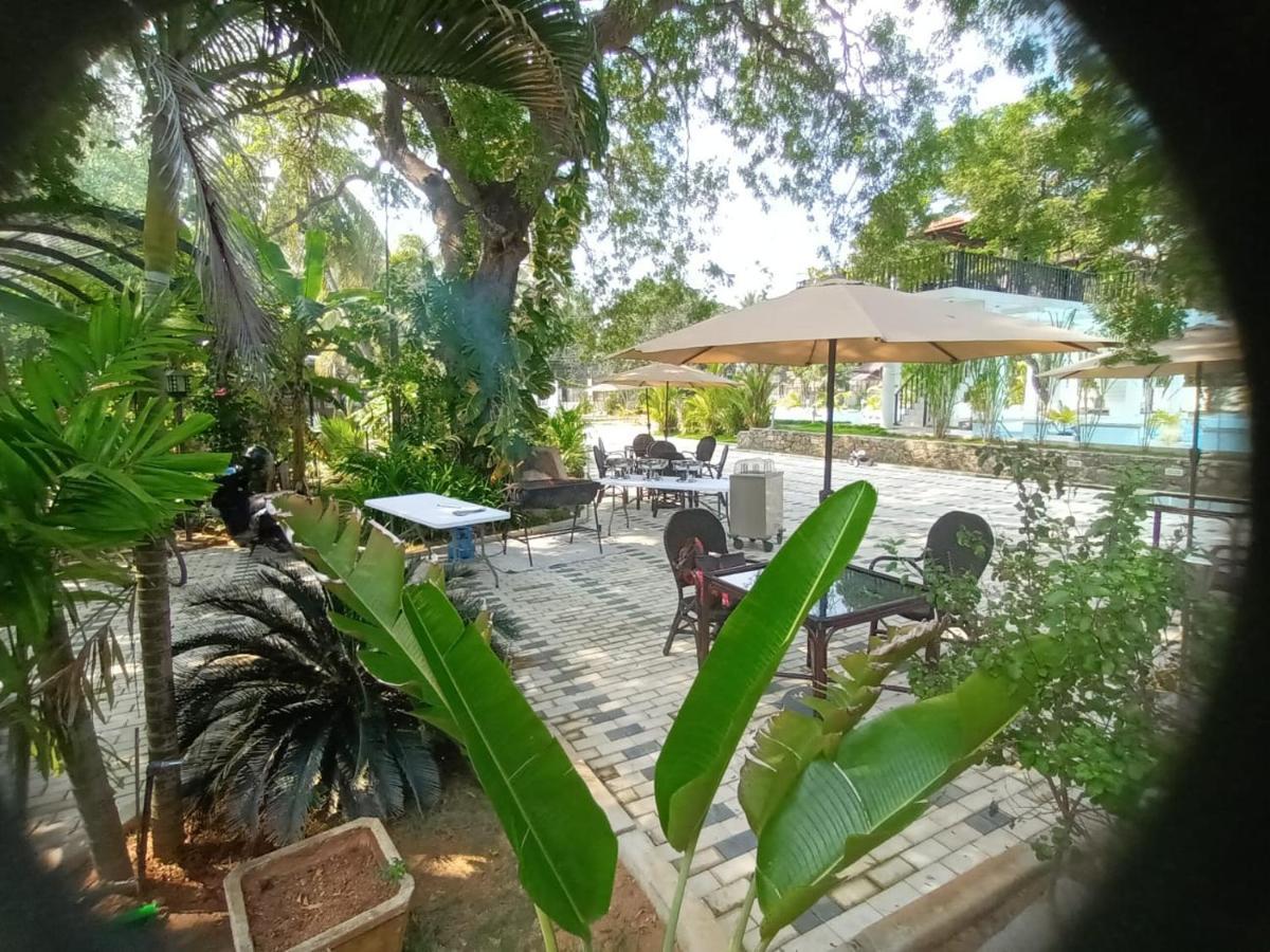 Lucky Beach Resort Тринкомале Екстериор снимка