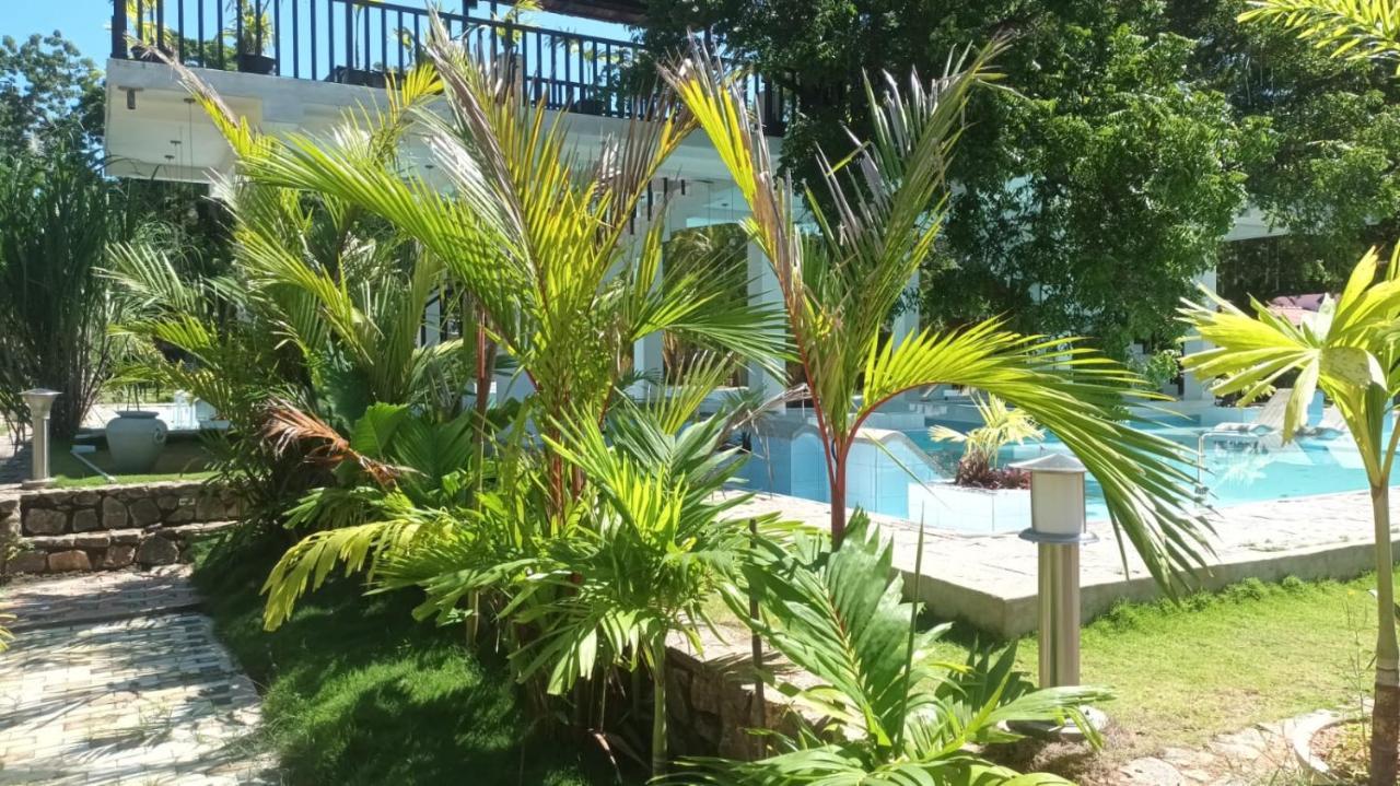 Lucky Beach Resort Тринкомале Екстериор снимка