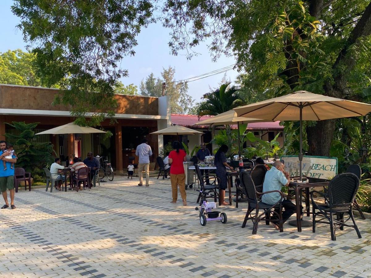 Lucky Beach Resort Тринкомале Екстериор снимка