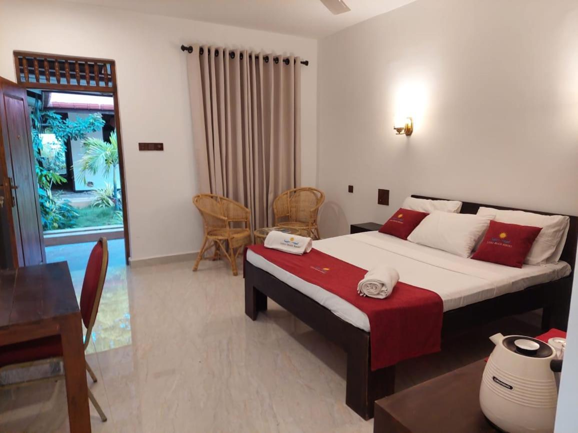 Lucky Beach Resort Тринкомале Екстериор снимка