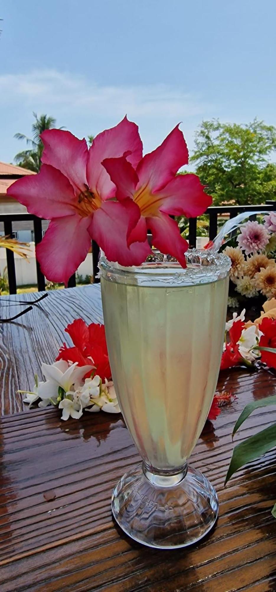 Lucky Beach Resort Тринкомале Екстериор снимка
