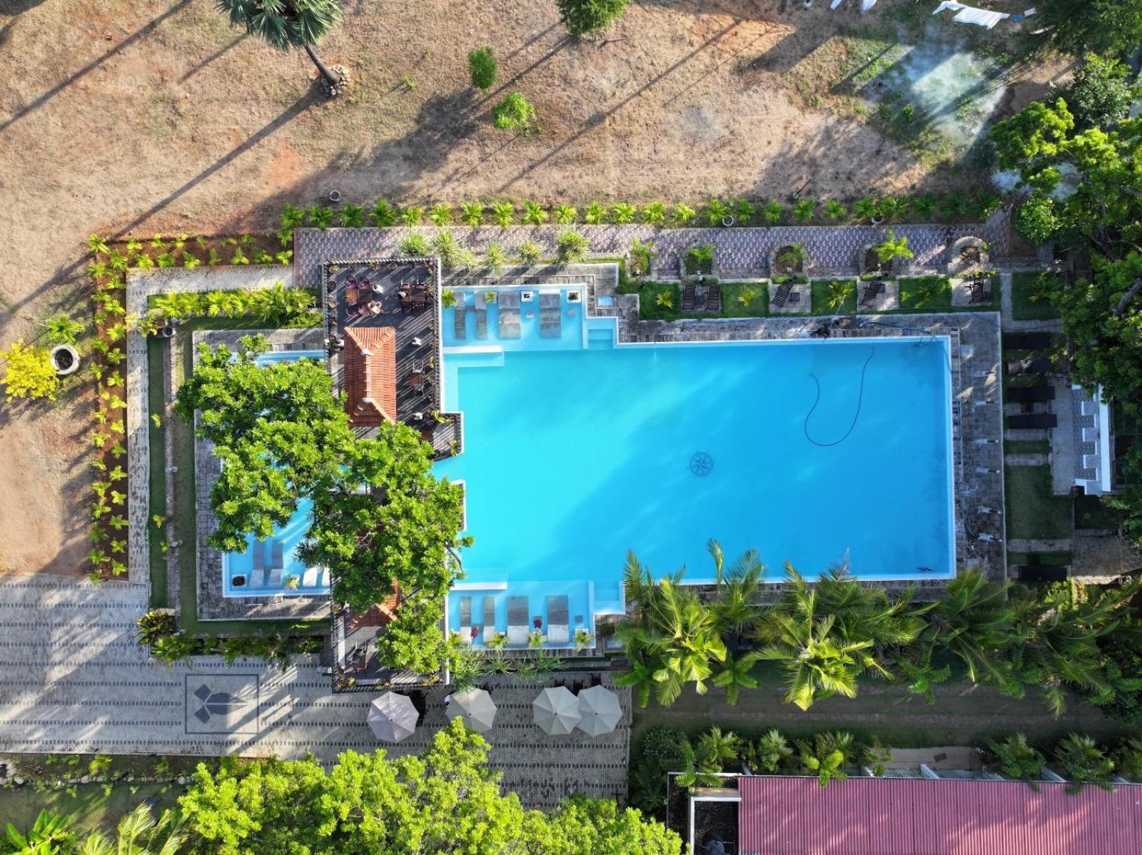 Lucky Beach Resort Тринкомале Екстериор снимка